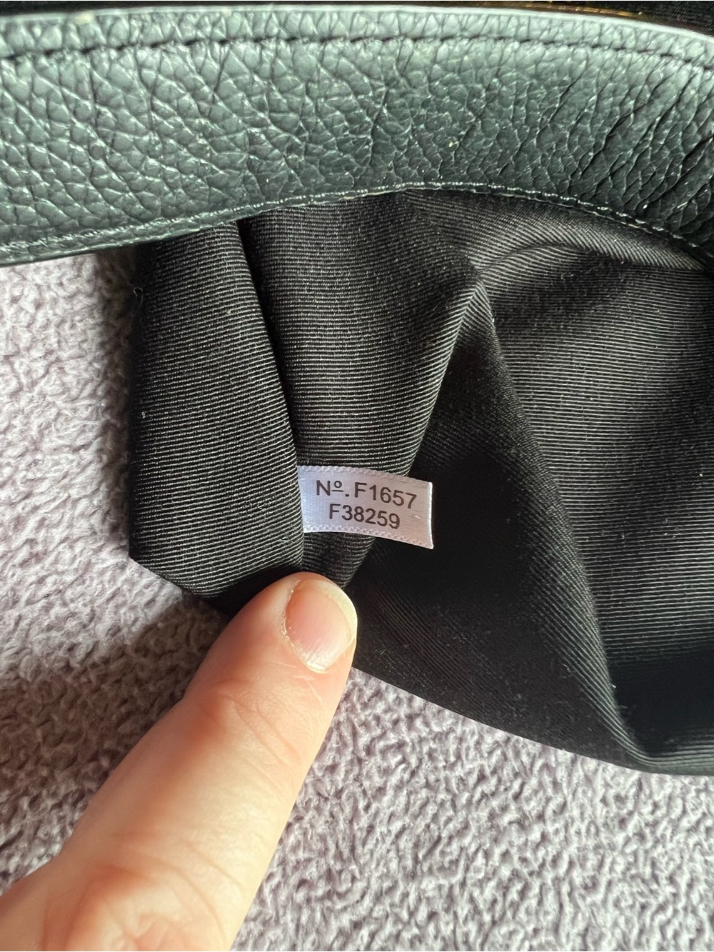 Authentic Coach Large Harley Hobo Bag in Black Pebbled Leather - Picture 10 of 15